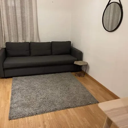 Appartement Guibert 17 F2 Rdc Avec Petite Terrasse